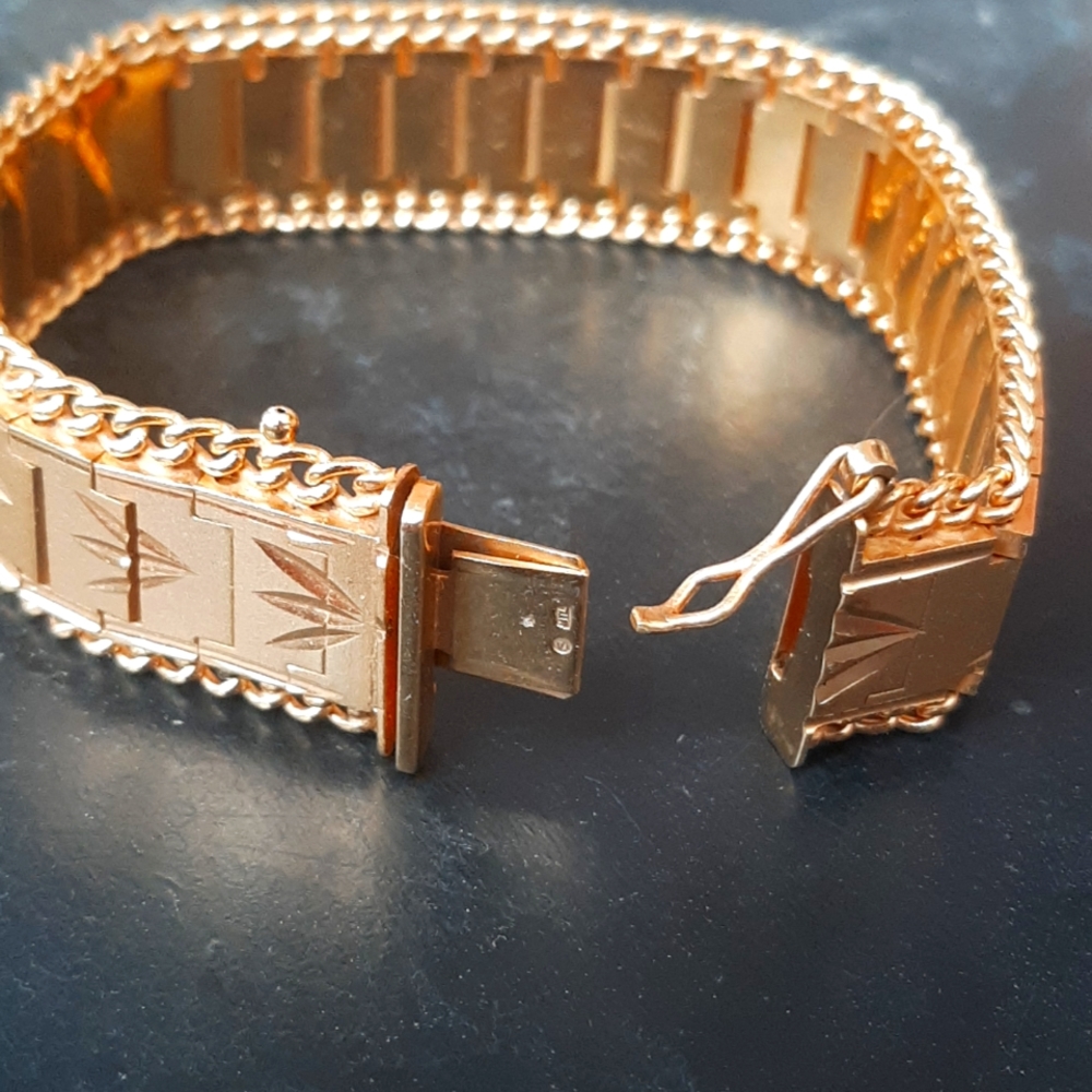 Vintage MTL gold bracelet